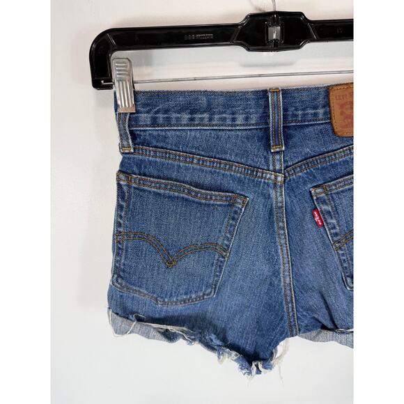 Levi’s White Oak Cone Denim Shorts Size 25 Cut-Off Mini Shorts 2.5 Inch - Picture 12 of 12